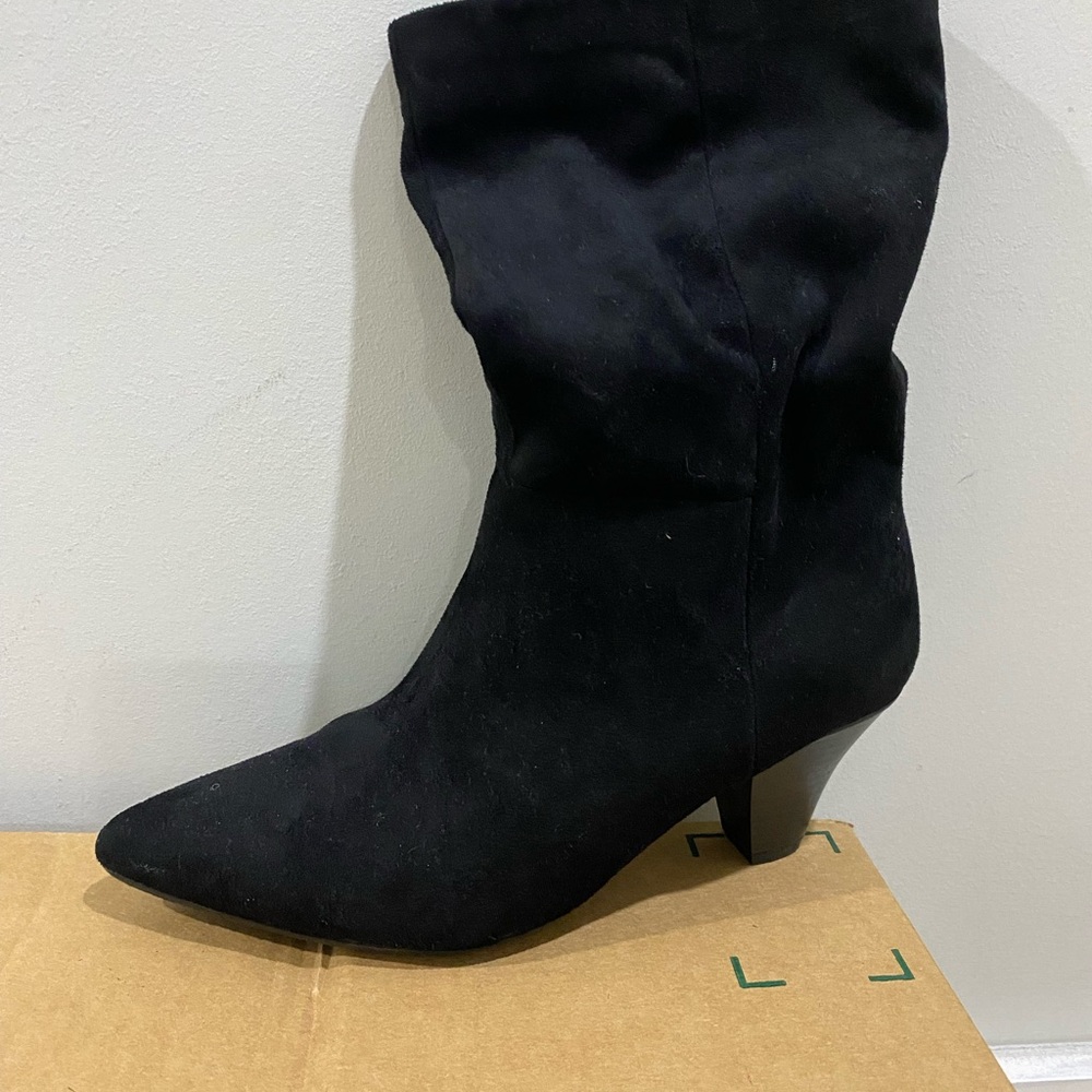 Black Universal Threads Boots - image 2